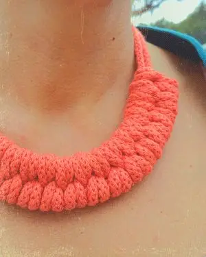 collar nudo ocho en macramé