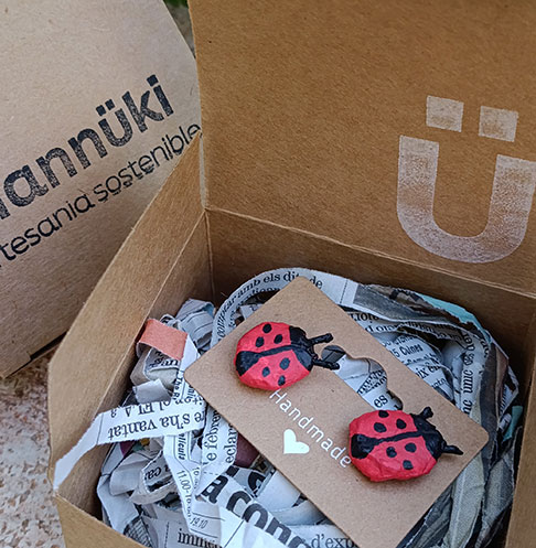 detalles pieza de joyeria en pakaging
