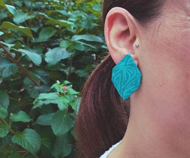 Portada Hannüki con joyería artesanal en papel maché y macramé, hecha a mano de forma sostenible.